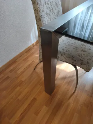 Mesa de comedor cristal templado y metal