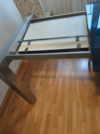 Mesa de comedor cristal templado y metal