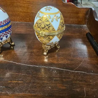 Uova in porcellana 3 pezzi