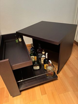 Mueble botellero de madera color wengue