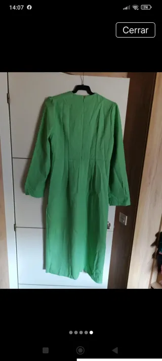 Vestido verde cruzado con cinturón