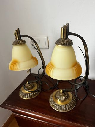 Lámpara de techo y 2 mesitas de noche