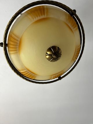 Lámpara de techo y 2 mesitas de noche