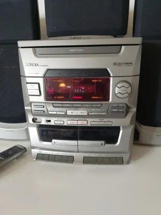 Equipo de música CD, casete y radio