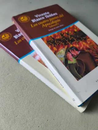 Libro,Los 4 jinetes del apocalipsis(volumen 1 y 2)