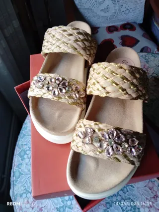 Sandalias Pinky Mara   Exe Talla 40 Doradas y Rosa