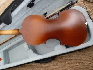 Violín 4/4 tamaño adulto, Estuche, Arco y Resina