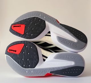 37 - Adidas Adizero Boston 13 Mujer - Cloud white