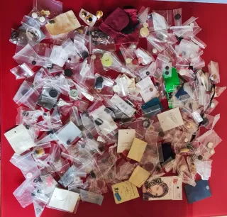 Lote de 200+ bolsas De coser Botones, lentejuelas