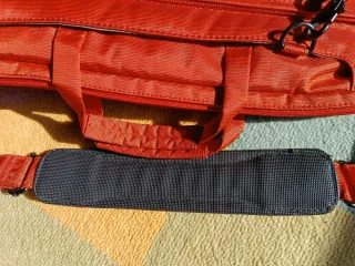 Borsa porta computer colore aragosta marca Tucano