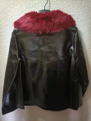 Chaqueta Amitie con cuello de pelo