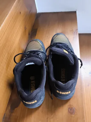 Zapatillas K-Swiss Hombre Negras/Doradas