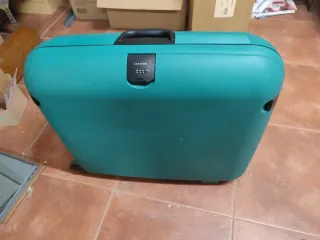 Maleta de viaje y neceser duro con ruedas