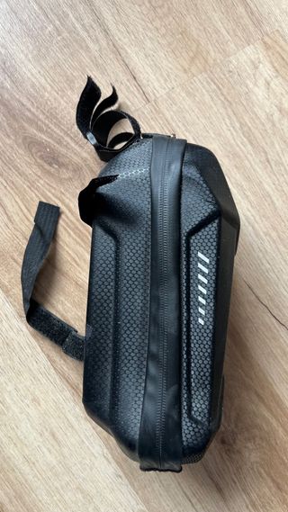 Bolsito para patinete negro