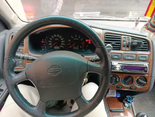 Nissan Primera 1999