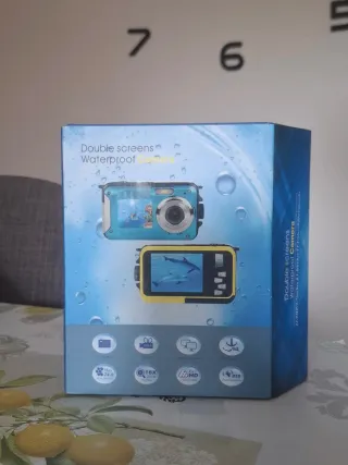 Cámara acuática amarilla