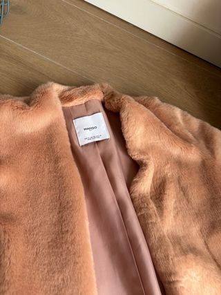 Abrigo peluche rosa palo Mango Talla S
