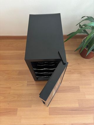 Vinoteca Taurus 8 botellas en color negro