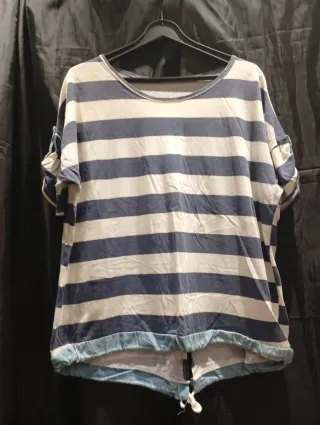 Blusa de rayas azul y blanco