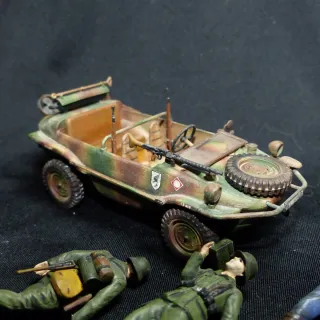 Lote Tamiya: 2 vehículos y soldados