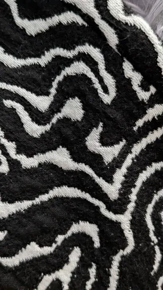 Pantalón Zara estampado cebra