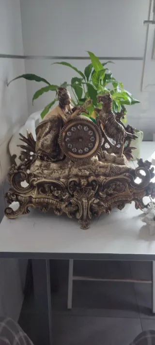 Reloj de Bronce Antiguo