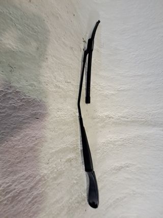 BRAZO LIMPIA DELANTERO DERECHO FORD MUSTANG MACH-E