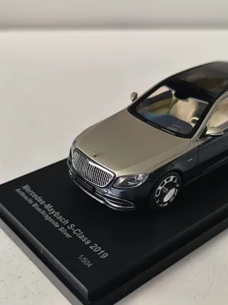 Almost Real 1/43 Mercedes Maybach