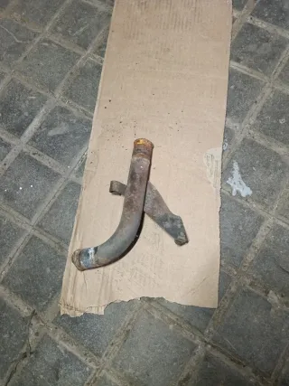 Tubo de agua metálico