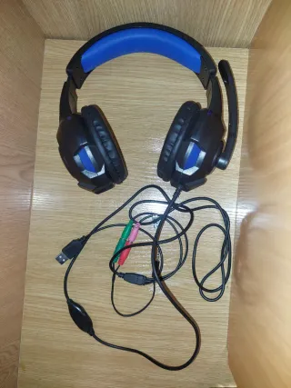 Casco Gaming Xtrike Me Negro y Azul