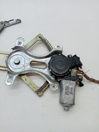 ELEVALUNAS DELANTERO IZQUIERDO LEXUS IS200 (GXE10)