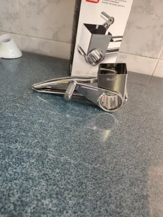 Rallador de queso IBILI metálico