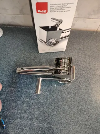 Rallador de queso IBILI metálico