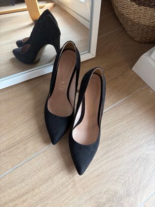 Zapatos de tacón negros ante talla 37