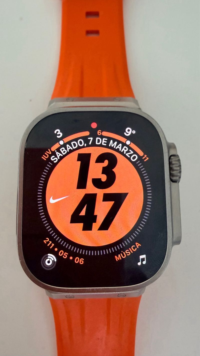 Apple Watch Ultra con correas naranja y más afbeelding 2