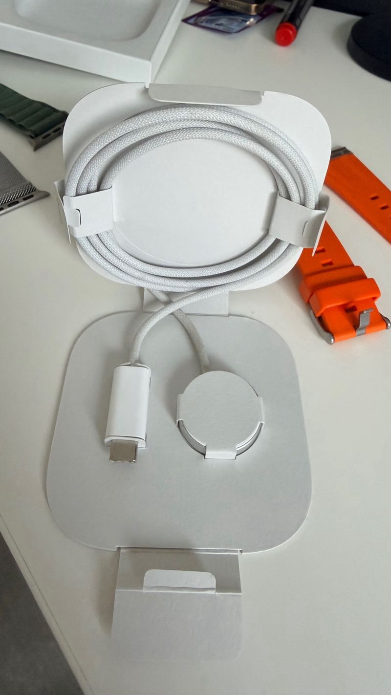 Apple Watch Ultra con correas naranja y más afbeelding 7