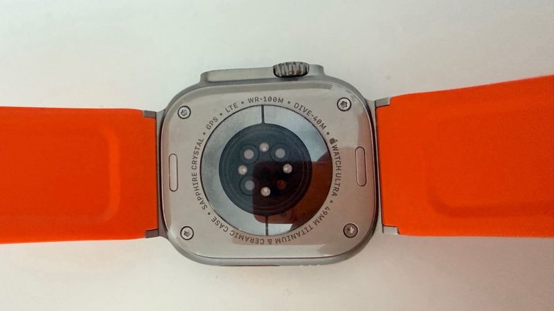 Apple Watch Ultra con correas naranja y más afbeelding 5