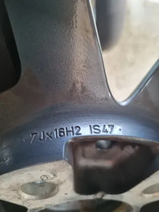 2 Llantas BMW 1er 7jx16 Originales con neumáticos.