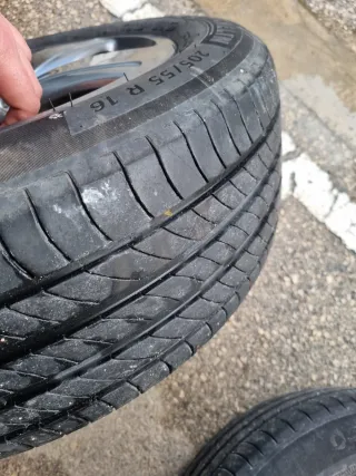 2 Llantas BMW 1er 7jx16 Originales con neumáticos.