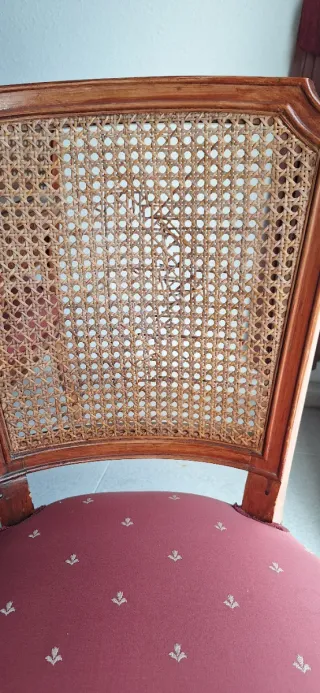 Mesa comedor caoba y 6 sillas ratán