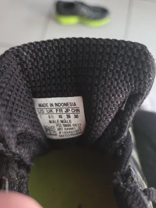 Zapatillas Adidas Negras y Verdes