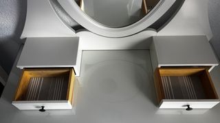 Tocador HEMNES Ikea con Espejo Ovalado