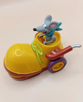 Topo da corsa nella scarpa turbo • Kinder Germania