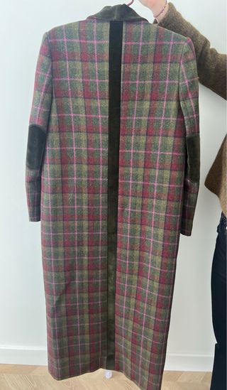 Abrigo largo BYAN cuadros verde y rosa