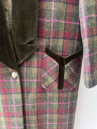 Abrigo largo BYAN cuadros verde y rosa