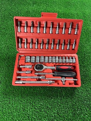 Maletín 46 herramientas carraca y vasos