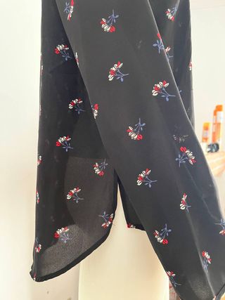 Blusa negra floral Talla XL-L