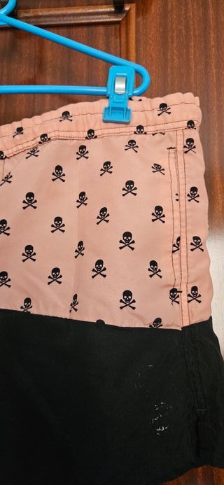 Bañador hombre calaveras rosa y negro