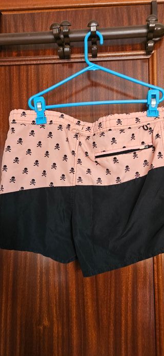 Bañador hombre calaveras rosa y negro