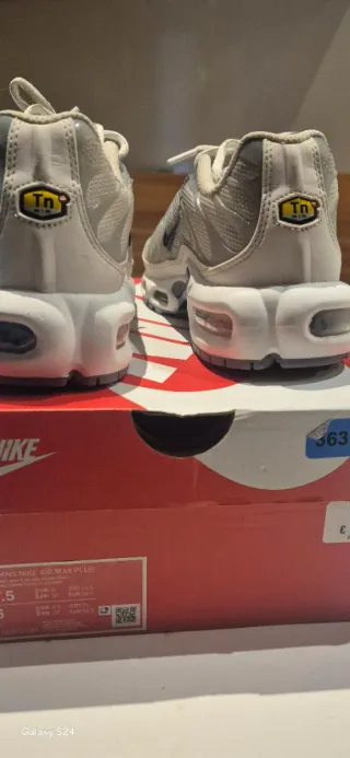 Nike Air Max Plus 38,5 Beige/Gris